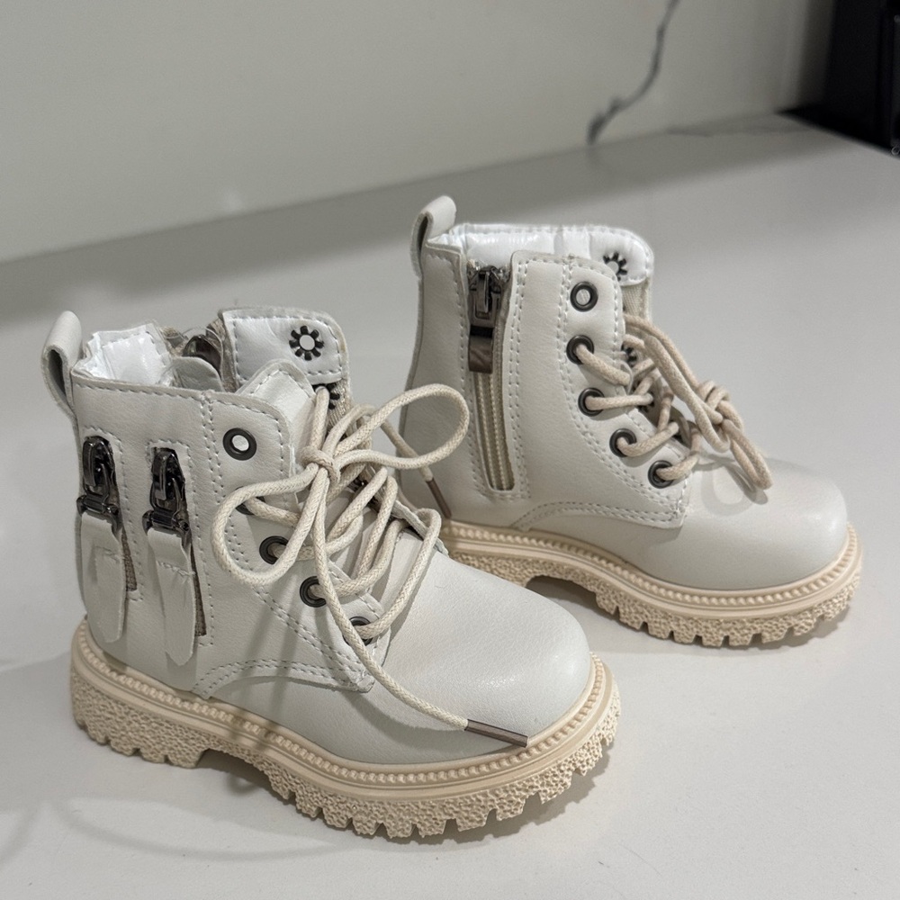 New toddler Cream Combat Boots with Side Zipper